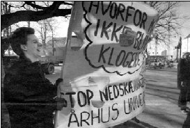 Studerende fra Århus Universitet demonstrerer d. 20. marts mod regeringens nedskæringer