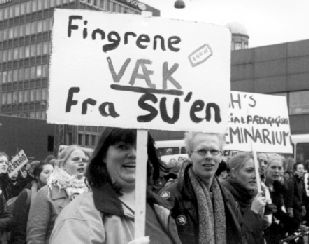 [ Nu er det nok-demonstration, København 17.3.99 ]